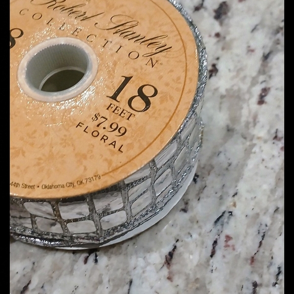 RIBBON All sizes/colors/ patterns/fabrics, 70-100 rolls Holiday/Bows/Scrapbook - Picture 11 of 14